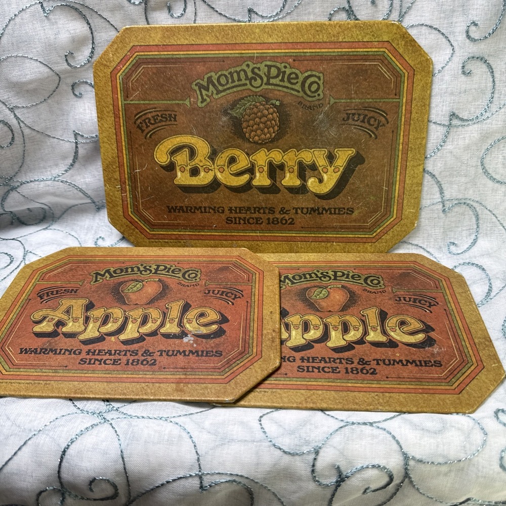 VTG Rare Mom's Pie Corp Fresh Juicy Apple & larger Berry Hot Mat Insulator,1978
